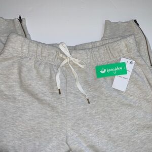 New With Tags Honeydew Women’s Size Small Jogger